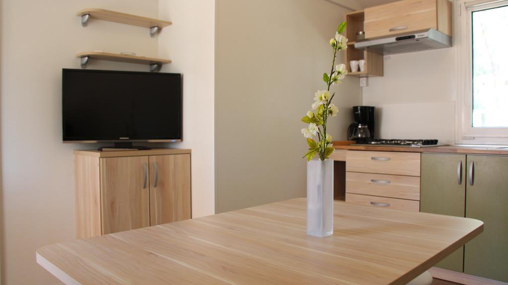 Mobile Homes Holiday Dream Baska Voda Bilik gambar